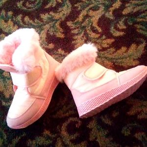 Girls size 3 boots super cute